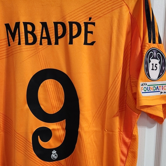 Mbappe Real Madrid 24/25 Away Jersey Large - Picture 5 of 7